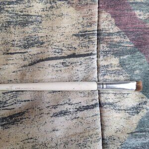 E.L.F - Flat Shader Eyeshadow Brush # 2
